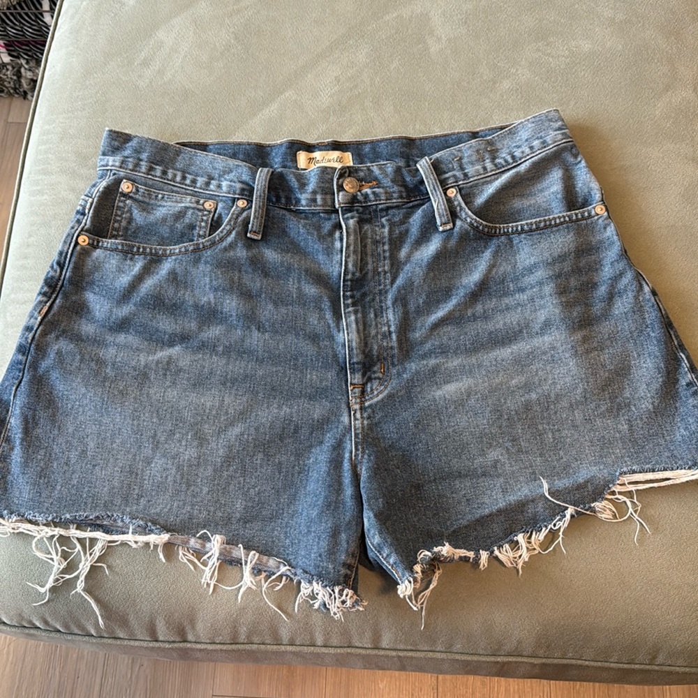 Madewell shorts- gently used. Size 33